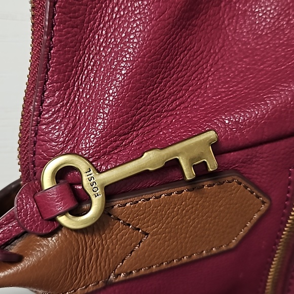 Fossil Key Fiona Leather shoulder bag in Raspberry - Picture 4 of 13
